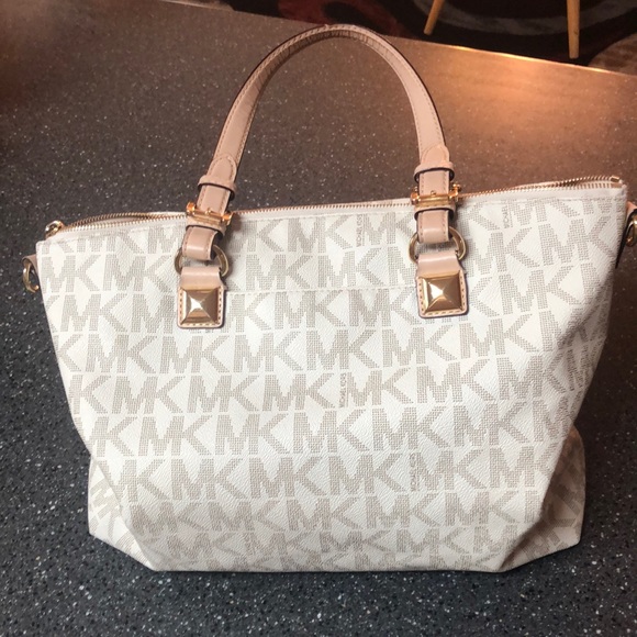 Michael Kors purse - Picture 2 of 4